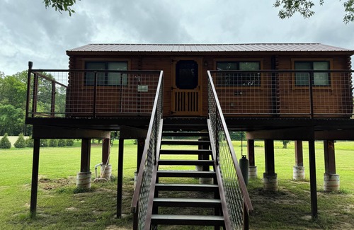 Moodys Cabin | Cabin in The Trees. A true log cabin overlooking a beautiful crystal clear creek