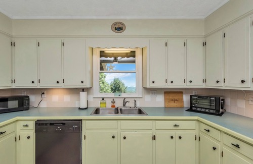 Jefferson House | cabin off the Blue Ridge Parkway in Jefferson NC