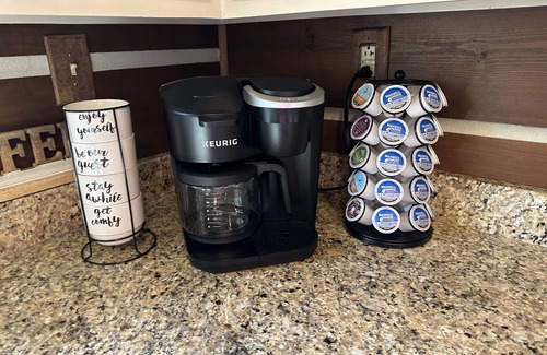 Pittsburg Cabin | Cabin on the Lake! Just minutes from Daniel Boone National Forest.