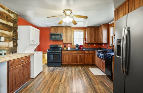 Augusta Cabin | Cabin on the Little Cacapon River