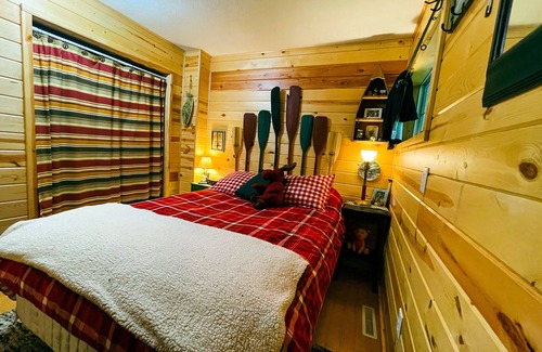 Backus Cabin | Cabin Retreat Nestled Among the Pines