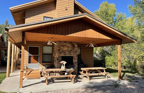 Kamas Cabin | Cabin sleeps 16- only 10 minutes from Wasatch Mountain Uintas National Park