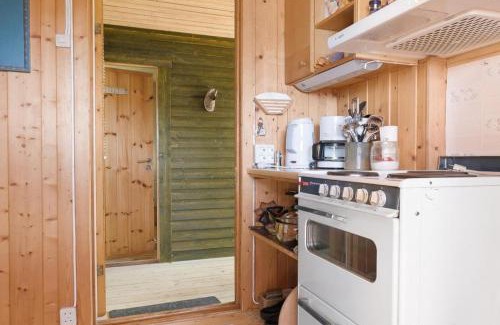 Meloy House | Cabin - Sleeps 6 - Pets Ok - Pato - Parking