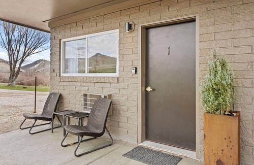 Lava Hot Springs Hotel | Cabin/Tiny Home With Beach (River Access)