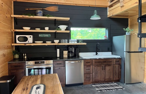 Sevierville Cabin | Cabin with Lake & Mountain Views! Lake access! Pigeon Forge, Gatlinburg!