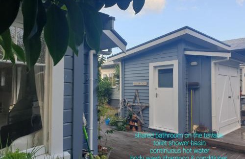 Motueka House | Cabins on Tudor bed & breakfast