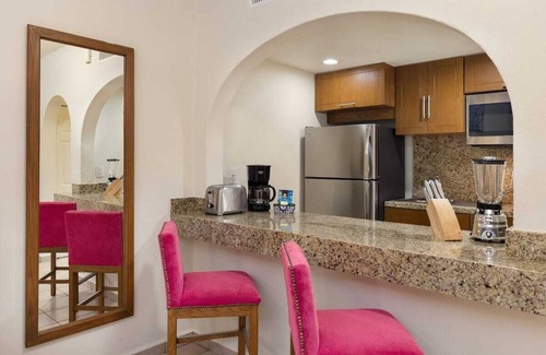 Ampliacion Juarez Apartment | CABO BEACH RESORT & SPA, 1 bedroom ocean view suite in fabulous Cabo San Lucas!