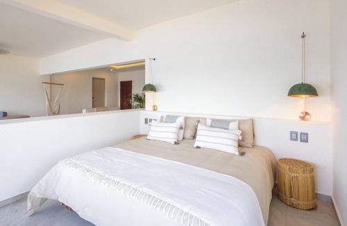 San Jose del Cabo Hotel | Cabo Break Deluxe Suite with ocean view