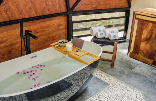 Puerto Vallarta Hotel | Cabo Real Luxury Glamping