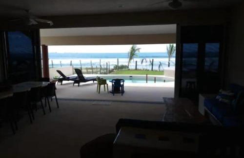 Ixtapa - Zihuatanejo Villa | Cactus Beachfront villa in Zihuatanejo- pets welcome!