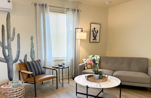 Escalon Cottage | Cactus Cottage spacious 1 bedroom 1 bathroom Pet Friendly