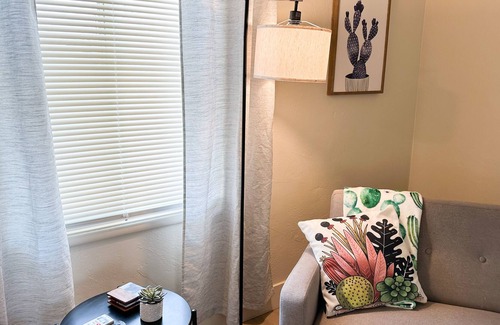 Escalon Cottage | Cactus Cottage spacious 1 bedroom 1 bathroom Pet Friendly