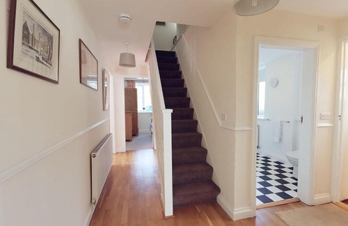 Trearddur Bay House | CAE GRUGOG COTTAGE-3 Bed-Sleeps 6-Ground Floor Bathroom