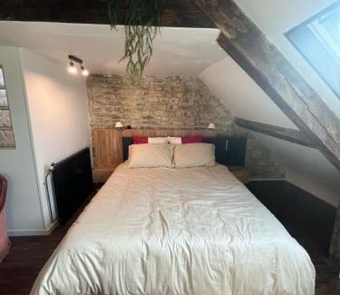 Centre Ancien Apartment | Caen duplex T2 confort 18è s coeur de ville avec Vayny