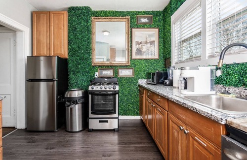 Old North Columbus House | ★ Caesar’s Palace ★ Old North Duplex near OSU★