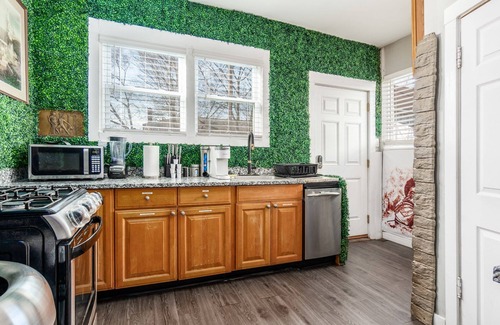 Old North Columbus House | ★ Caesar’s Palace ★ Old North Duplex near OSU★