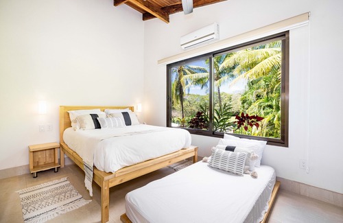 Los Pargos Hotel | Cafe Playa Negra