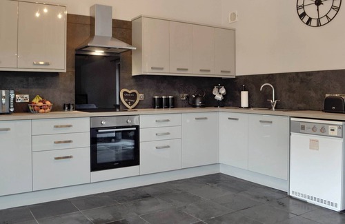 Bontnewydd Cottage | Caffi Sali - WELUK 143