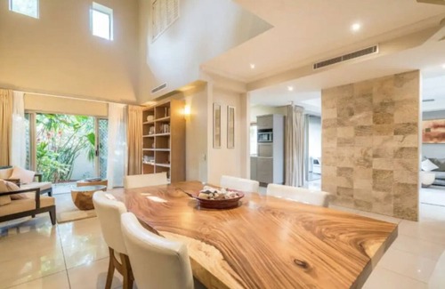 Westcourt Villa | Cairns Resort Large Private Villa