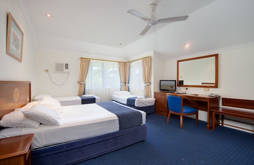 Earlville Hotel | Cairns Southside International