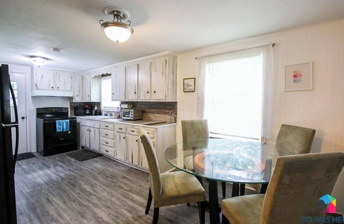 Pooler House | Cake Bungalow – Cozy Pet-Friendly Getaway Near I-95