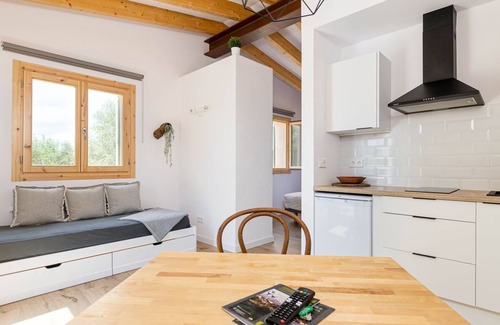 Costitx Ski Chalet | Cal Tio 4 YourHouse, lovely apartment in a farmhouse with shared pool