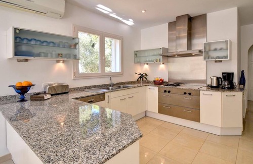 Cala d'Or Villa | *CALA D'OR VILLA*4 Bedrooms|Private Pool|Free A/C|Free WIFI|BBQ