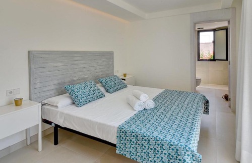 Cala Serena Villa | Cala Serena Villa Sleeps 8 Pool Air Con WiFi