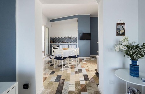 Calabernardo Apartment | Calabernardo Apartment Sleeps 4 Air Con WiFi