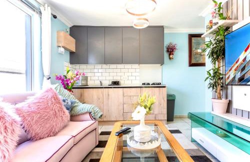 Cape Town Bed & Breakfast | Caline VIP Luxury Jacuzzi &, Swimming Pool MEWS