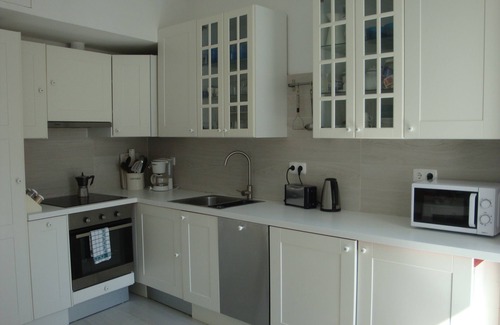 Santo Antonio Apartment | Calm and central Art Apartment with balcony