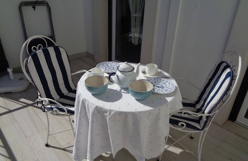 Santo Antonio Apartment | Calm and central Art Apartment with balcony