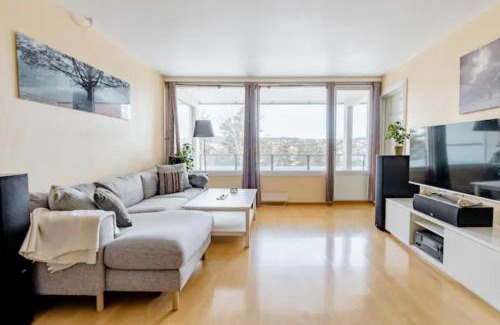 Alna Other | Calm and tidy room in apartment, 14min train ride to city center