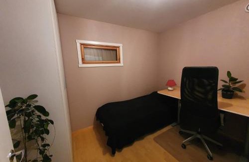 Alna Other | Calm and tidy room in apartment, 14min train ride to city center