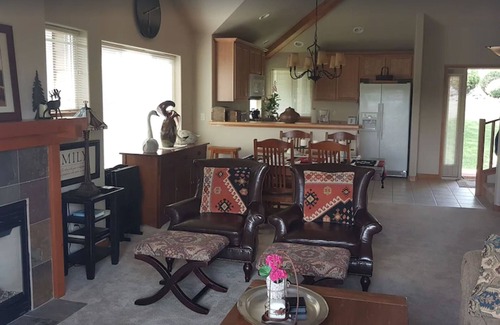 Klamath Falls House | Calm, Class & Comfort at the Running Y Ranch Resort