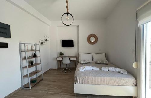 Ermoupoli Apartment | "Calm Joy & J" - Infinity