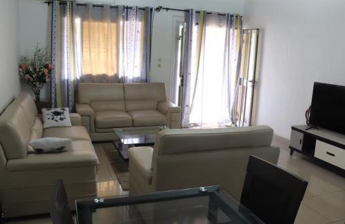 Yaounde Apartment | Calme espace à la mobile Essos