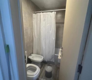 Comuna 10 Apartment | Calmo y luminoso cercano a avenida Avellaneda