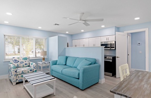 Sanibel House | Caloosa Retreat- 2BR at Palmview Inn Sanibel