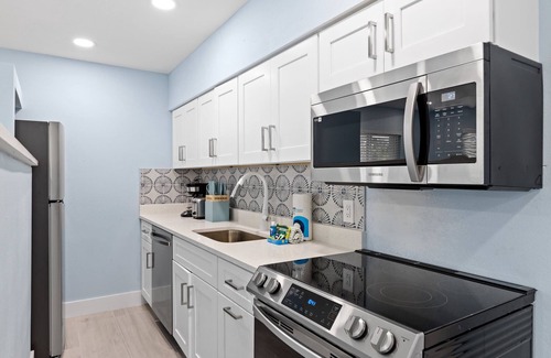 Sanibel House | Caloosa Retreat- 2BR at Palmview Inn Sanibel