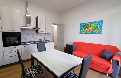 La Spezia Apartment | Calypso Holiday Home, cozy apartment in Station area for 5 Terre