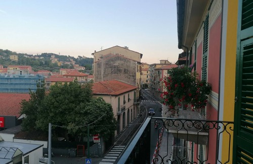 La Spezia Apartment | Calypso Holiday Home, cozy apartment in Station area for 5 Terre