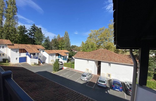 Cambo-les-Bains Apartment | Cambo-les-Bains T2 with pool and WiFi, cozy for 2 people