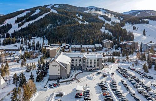 Copper Mountain Village Hotel | Cambria Hotel Copper Mountain