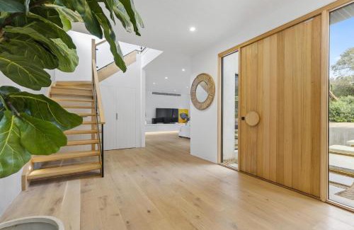 Sorrento House | Cambridge Gardens - Sorrento Luxury with Gas Heated Spa, Solar Heated Pool