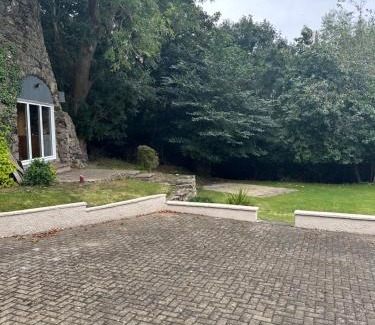 Ellemford House | Cameron Coach House Modern Property in Murrayfield Edinburgh