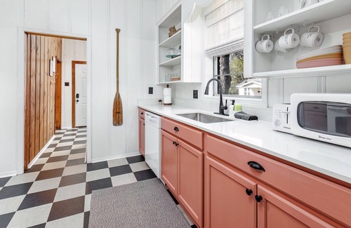 Arkadelphia House | Camp Wilson: A Curated Mid Century Bungalow Experience