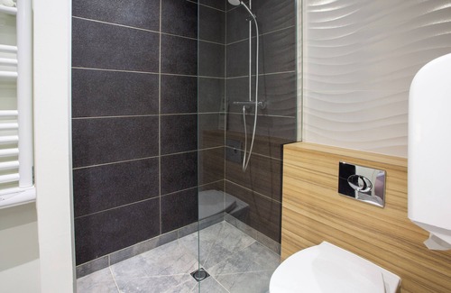 Change Hotel | Campanile Laval Nord