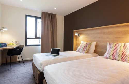 Change Hotel | Campanile Laval Nord