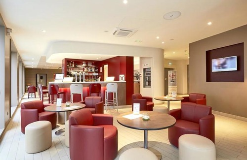 Taverny Hotel | Campanile Taverny